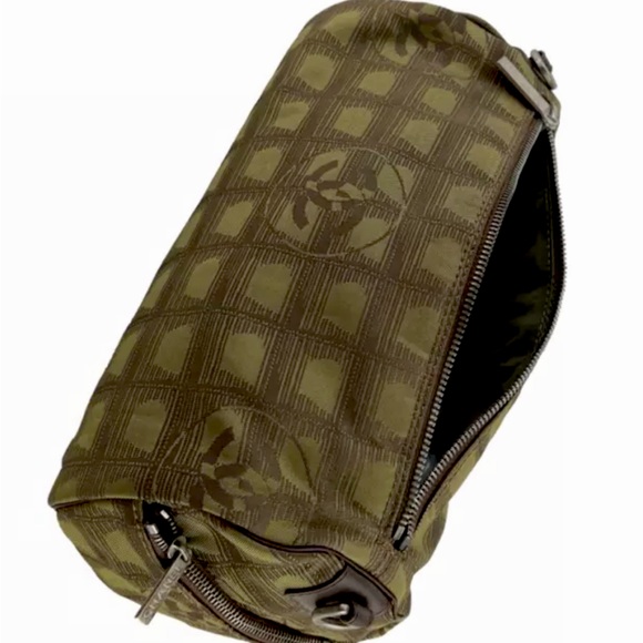 CHANEL 2002-2003 CRUISE LINE CROSSBODY BAG KHAKI GREEN NYLON - Picture 3 of 3